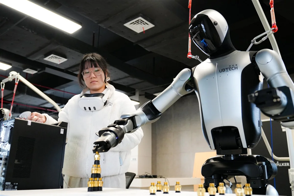 Column: How do intelligent robots learn action skills?