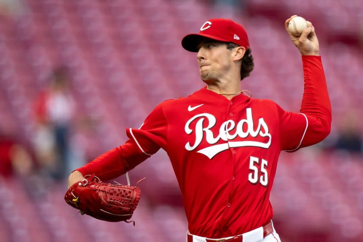 Deadspin | Reds place LHP Brandon Williamson (shoulder) on 15-day injured list