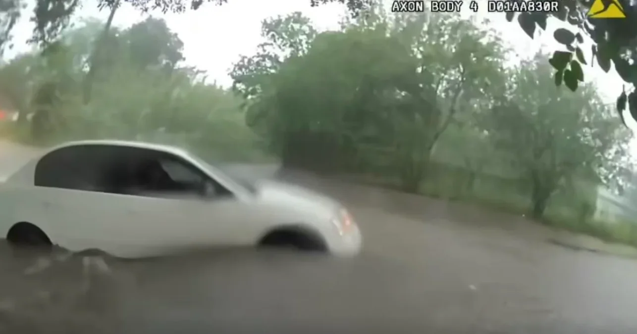 Dramatic Rescue in Texas Floodwaters: Infant Saved from Submerged Vehicle